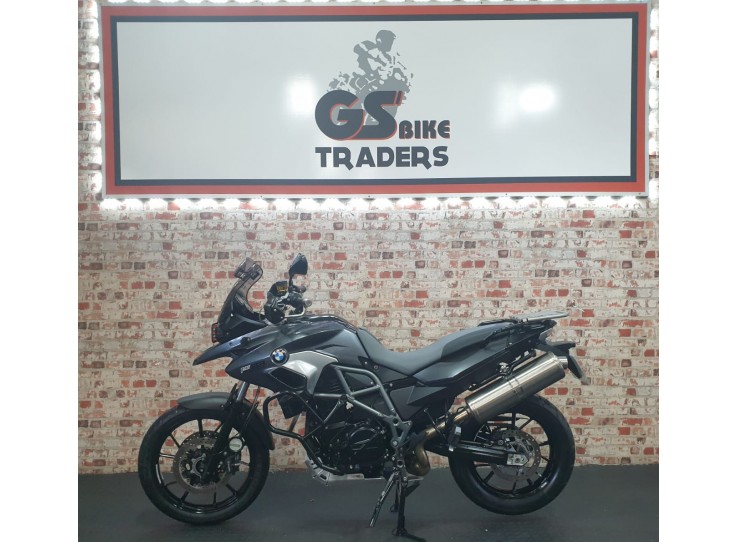 GS 700 2016 WOW ONLY 3300km !!!!!