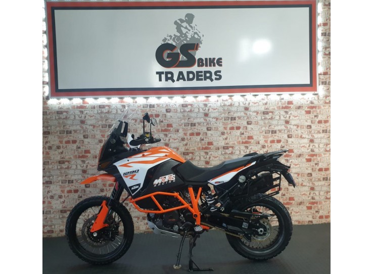 KTM 1290 Super Adventure 2017 - AKRAPOVIC  !!!