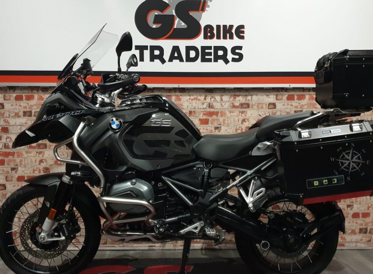 GSA 1200 2018 TRIPLE  BLACK, Top box and panniers, ONLY 26900km !!!!