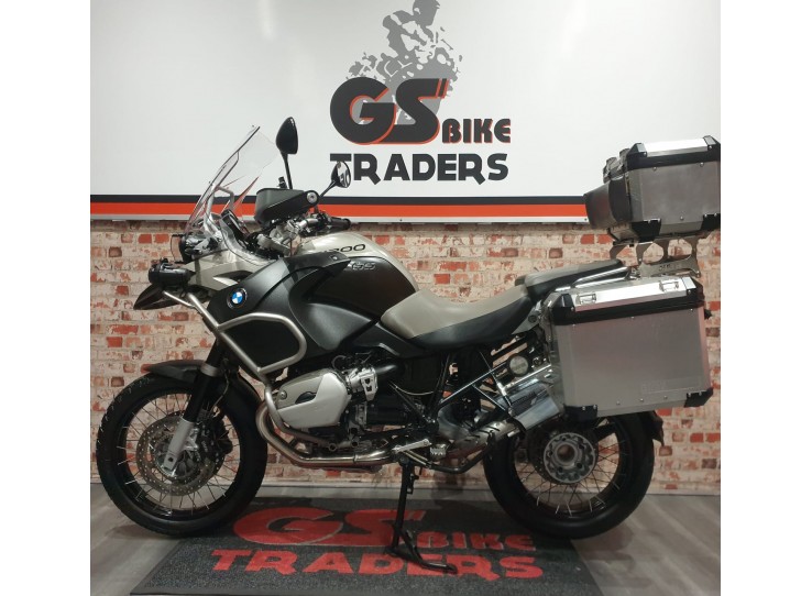 GSA 1200 2010 ( 09 SPEC ), ONLY 35000km, with BMW Top box and panniers