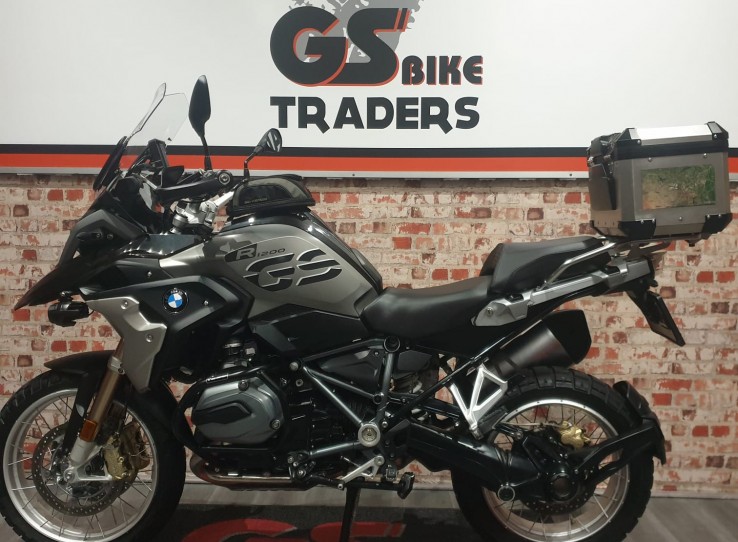 GS 1200 2018 ( MU MODEL ) , 1 OWNER BIKE, TOP BOX, ONLY 5000km !!!!