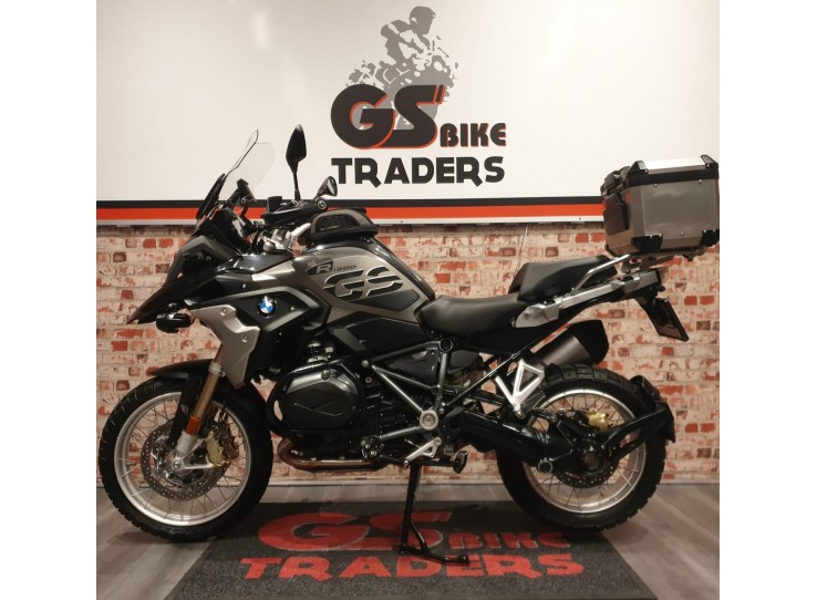 JUST ARRIVED  - 2017 BMW GS 1200 MU MODEL WITH ONLY 5242 km , Top box