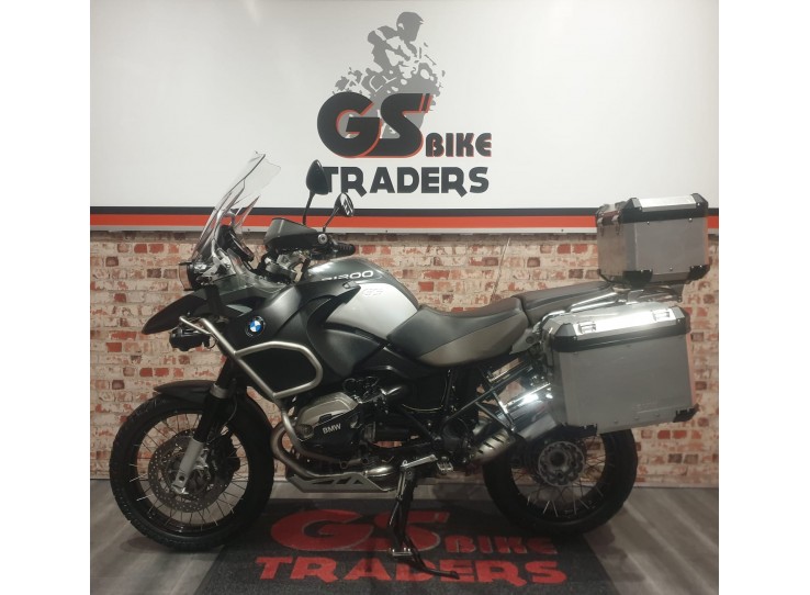 2011 BMW GSA 1200, Top box and panniers