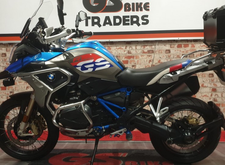 2017 BMW GS 1200 RALLYE, ONLY 26900km with Top box