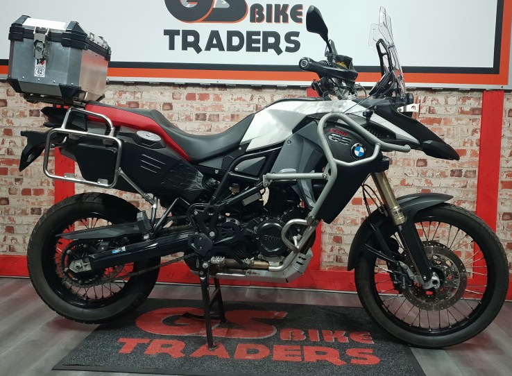 - 2015 BMW GSA 800, ONLY 11800 km !!! With Top box