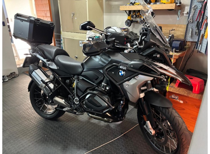 ARRIVING SOON - 2021 BMW GS 1250 TRIPLE BLACK EDITION,  ONLY 7800 km, lots of extras  ( Around 50K )
