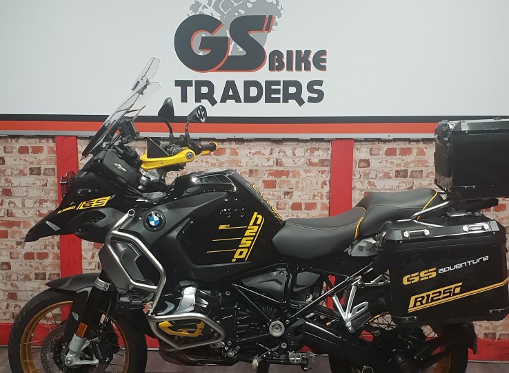 SALE PENDING..- 2021 ( 2022 SPEC ) BMW GSA 1250, 40 YEARS EDITION, ONLY 7200km, LOADED WITH EXTRAS, 1 OWNER BIKE..