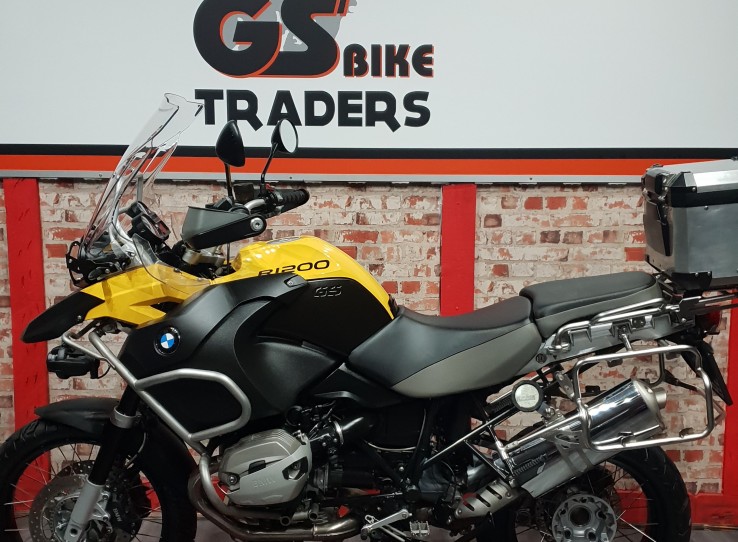 - 2011 BMW GSA 1200, ONLY 42000km, WELL LOOKED AFTER BIKE, BMW original Top box