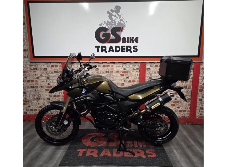 - 2013 BMW GS 800, 45900 km, crash bars and Top box