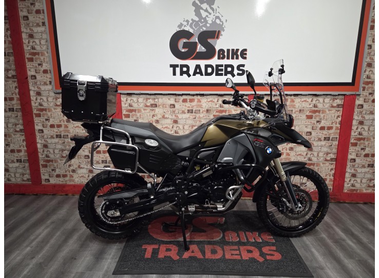 - 2016 BMW GSA 800, ONLY 19300km, with Top box