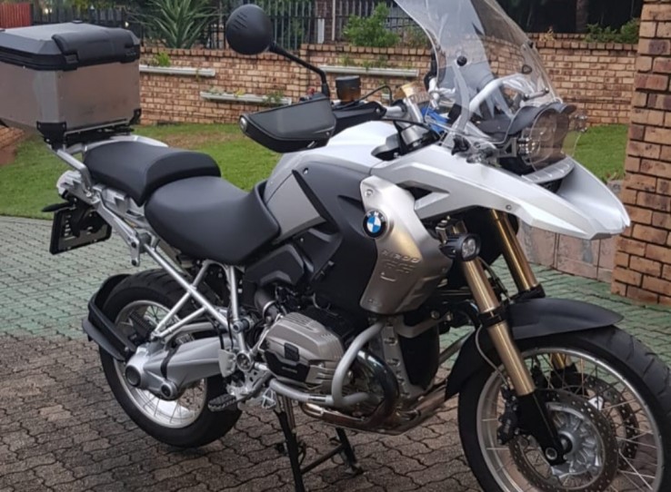 ARRIVING SOON  - 2012 BMW GS 1200, 38000km, Top box and BMW panniers.  Nice extras  !!!