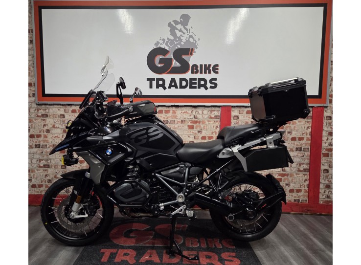 - 2021 ( 2022 SPEC ) BMW GS 1250 TRIPLE BLACK MU MODEL, ONLY 12200km, LOADED WITH EXTRAS, Heated seats and adaptive lights