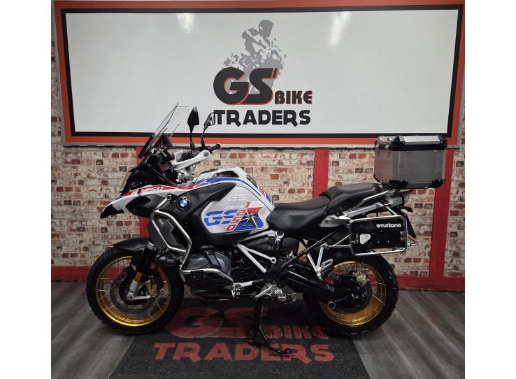 - 2021 BMW GSA 1250 MU MODEL ( Model upgrade with heated seats and adaptive lights), 23700km, top box